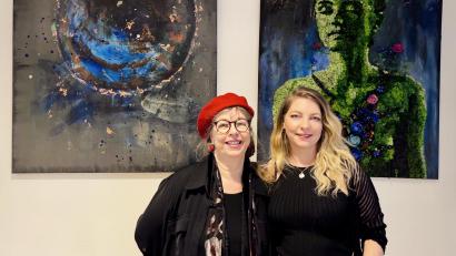 Bild: ads
Annette Gut (links) hat ihrer Tochter Johanna Lehmeier das künstlerische Talent vererbt.