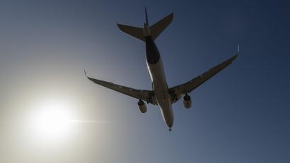 Symbolbild: Boris Roessler/dpa
Die Deutsche Flugsicherung sperrt den Frankfurter Flughafen.