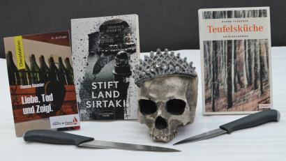 Bild: Benkhardt
Die Krimi-Autoren haben mittlerweile auch das Stiftland als guten Schauplatz für Morde entdeckt. Im Herbst soll es eine weitere Neuerscheinung geben. Dann steht die Sagengestalt "Specht" im Mittelpunkt eines grausamen Mordes in der Christnacht. Die Autorin kommt aus Augsburg.