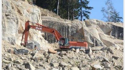 Bild: gsb
Granitabbau im früheren KZ-Steinbruch Flossenbürg.