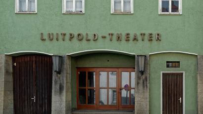 Bild: tr
Mit der Revitalisierung des Luitpold-Theaters in Tirschenreuth ist das Architekturbüro Brückner & Brückner beauftragt. Die Planer wollen viele der ursprüngliche Merkmale des Gebäudes bewahren.