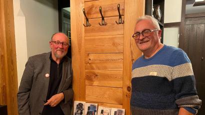 Bild: gri
Moderator Stefan Voit (links) und Autor Dr. Thomas Bäumler bei der Lesung in der Molzmühle.