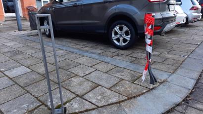 Bild: kro
Erneut ein Thema im Bauausschuss waren die Pfosten am Tirschenreuther Marktplatz, die immer wieder an- oder umgefahren werden.
