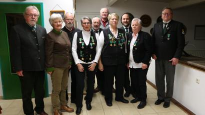 Bild: ion
Sie bilden den Vorstand der SG Amberg 1890 (von links): Norbert Schmidt, Cornelia und Robert Seel, Evelyn und Rudolf Pittroff, Wolfgang Zippe, Margot Bohl, Thomas Singer, Agnes Rückerl und Leopold Sassin.