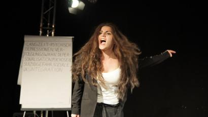 Bild: Henriette Heine
Franziska Grünauer als Hanna in "Welche Droge passt zu mir?", ihrer bisher anspruchsvollsten, aber auch liebsten Rolle.