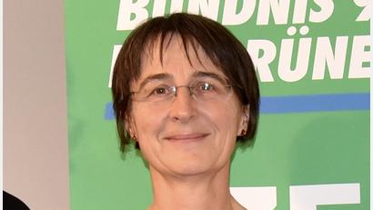 Bild: Bündnis 90/Die Grünen/exb
Der Ortsverband von Bündnis 90/Die Grünen hat eine neue Führungsmannschaft: (von links) Schriftführerin Heidrun Schelzke-Deubzer, Kreisvorsitzende Monika Schneider, die Vorsitzenden Gabi Zaus und Christopher Thieser sowie die Beisitzer Mario Ring, Christine Schubert und Markus Möllmann.