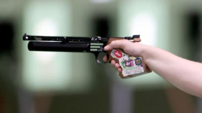 Symbolbild: Oliver Weiken/dpa
Den Aufstieg seiner Luftpistolen-schützen in die Bezirksoberliga hat der Bruderbund Niederricht/Fromberg in der Bilanz für 2022 vorzuweisen.