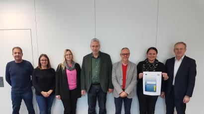 Bild: Ralf Doschat/exb
Im Bild von links: Rainer Liermann (Jobcenter), Katharina Flores-Huanca (Landratsamt), Sibylle Vinzens (Stadt Amberg), Thomas Schieder (Landratsamt), Thomas Boss (Stadt Amberg), Tanja Plach (Jobcenter) und Manfred Tröppl (Jobcenter).