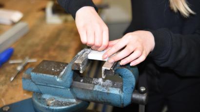 Symbolbild: Tobias Schwarzmeier/exb
Beim Girls Day eröffnen sich Mädchen auch Einblicke in Handwerksberufe, die als "typisch männlich" galten. Zu Unrecht.