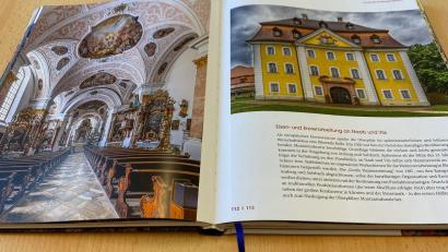 Bild: Martina Beierl/exb
Ein Blick in den neuen Oberpfalz-Bildband.