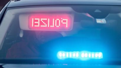 Symbolbild: Armin Weigel/dpa
Die Polizei wurde am Dienstag zu einem Unfall auf der Raiffeisenstraße, Ecke Barbarastraße, gerufen.