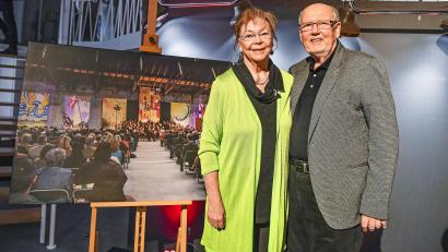 Bild: Florian Miedl/fph
Einer von vielen Meilensteinen im Schaffen des Künstlerehepaars: Für die „Messias“-Aufführungen in der Glasschleif schufen Bärbel und Horst Kießling im Jahr 2013 die Bühnenbilder. Auch daran erinnert­ die neue Ausstellung in "Mak-Kultur".