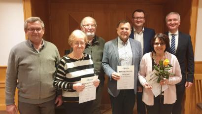 Bild: paf
Jubilarehrung bei der CSU: (von links) Richard Sperber, Marga Klameth, Ingomar Fraas in Vertretung für seine Ehefrau Gertrud, Günter Koller Ortsvorsitzender Patrick Fröhlich, Heidi Unger und Landtagsabgeordneter Harald Schwartz.
