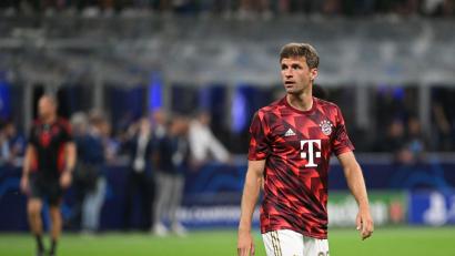 Bild: Sven Hoppe/dpa/Archivbild
Münchens Thomas Müller steht auf dem Platz.