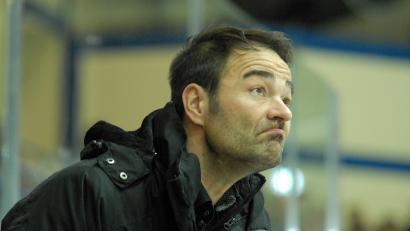 Archivbild: Gebert
Unter der Regie von Blue-Devils-Chefcoach Sebastian Buchwieser findet am Samstag, 20. August, um 10.30 Uhr ein öffentliches Training in der Weidener Hans-Schröpf-Arena statt.
