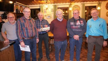 Bild: fvo
Preisschafkopf Siedlergemeinschaft Waldthurn. Von links: Organisator Markus Schön, Andreas Ach, Josef Hösl, Reinhard Hübner, Richard Grasser und Siedler-Chef Ludwig Eger.