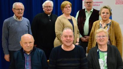 Bild: Kunz
Die KAB von St. Johannes wählte einen neuen Vorstand und ehrte langjähriger Mitglieder.