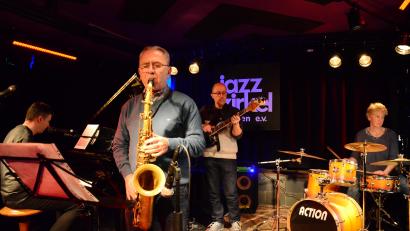 Bild: Kunz
Lothar Kiehl mit seinen Jazz-Musikern.
