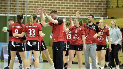 Archivbild: Hubert Ziegler
Jubel bei den Handballerinnen des HC Sulzbach. Sie gewannen ihr Heimspiel gegen die HG Zirndorf II klar.