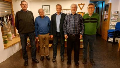 Bild: Schachclub Mitterteich/exb
Neuwahlen gab es beim Schachclub Mitterteich. Im Bild (von links) Hans Lugert, Herbert Bauernfeind, Stephan Krämer, Paul Trapp und Karl-Johan Laustsen.