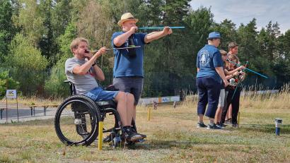 Bild: Bogenclub Oberviechtach
Sportler des Bogenclubs Oberviechtach beim Training auf ihrer Anlage in Leuchtenberg. Einige Oberviechtacher nahmen auch an den OSB-Meisterschaften teil.