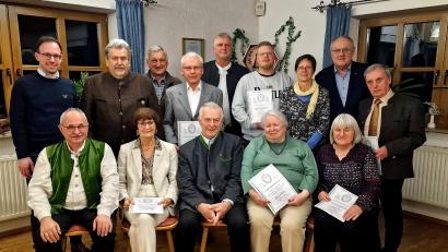 Bild: R. Kreuzer
Den geehrten Mitgliedern galt der Dank des Oberpfälzer Waldvereins Weiden für die langjährige Treue zum Verein.