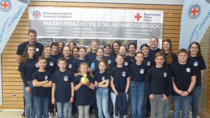 Bild:  Korbinian Kurz/exb
Erfolgreich schnitten die Teams aus Schwarzenfeld beim Bezirkswettbewerb im Rettungsschwimmen ab.