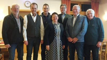 Bild: Fischer/exb
Peter Wunder führt weiterhin den ASP-Arbeitskreis der CSU. Im Bild (von links) die Vorstandschaft mit Ludwig Dirscherl, Tobias Ehrenfried, Michael Hösl, Marianne Deml, Thomas Schmid, Peter Wunder und Reinhold Malzer .