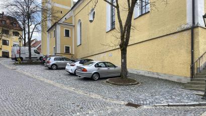 Bild: Josef Glas
Der Standort für E-Ladesäulen hinter der Kirche wurde abgelehnt.