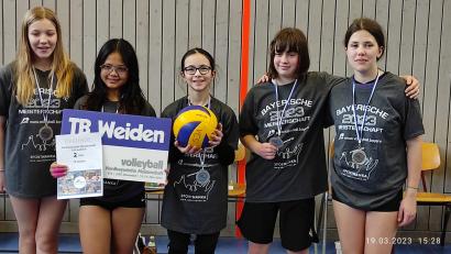Bild: Breinbauer
Die U14-Volleyballerinnen des TB Weiden.