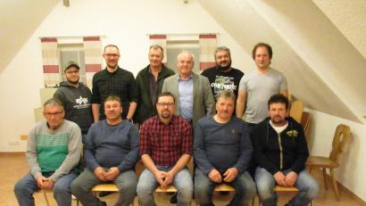 Bild: Gemeinde Kulmain/exb
Auf ein ruhiges Jahr blickt die Vorstandschaft der Jagdgenossenschaft Zinst mit ihrem Jagdpächter, Jägern und Bürgermeister Günther Kopp zurück.