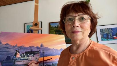 Bild: Galina Burdeinaja-Peter
Galina Burdeinaja-Peter malt seit fünf Jahren leidenschaftlich. Nun stellt sie ihre Bilder in Sulzbach-Rosenberg aus.