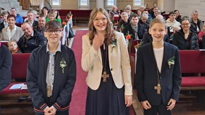 Bild: bk
Ein Festtag ist für Marlon Kopp, Elli Graf und Jakob Schüler die Konfirmation in der Gnadenkirche.