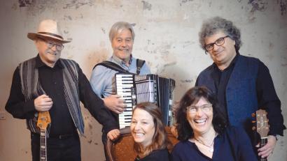 Bild: Moritz Gossler/exb
Petico Carene verleiht bekannten Songs einen ganz eigenen Sound.