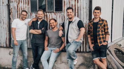 Bild: D'Hundskrippln/exb
Die Band "D'Hundskrippln" tritt am Samstag, 15. April, im Blauen Haus in Amberg auf.