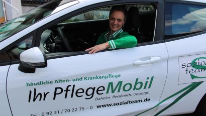 Bild: prh
Die Neustädterin Annette Scherb (links) baut in Parkstein für das Regensburger Pflegedienstunternehmen Sozialteam einen ambulanten Pflegedienst auf.