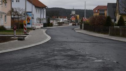 Bild: bnr
Der Ausbau der Bahnhofstraße ist die größte kommunale Tiefbaumaßnahme der Stadt Pfreimd in diesem Jahr. Noch im Sommer wird mit dem dritten und letzten Bauabschnitt begonnen.