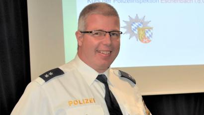 Archivbild: rgr
Polizeihauptkommissar Martin Behrendt ist mit der Polizeiwache Grafenwöhr in die Alte Schule umgezogen.
