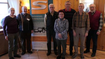 Bild: Seniorennetz Amberg-Sulzbach e.V./exb
Der Vorstand (von links): Kassenprüferin Maria Kustner, Beisitzer Wolfgang Härtl, stellvertretender Vorsitzender Werner Högner, Kassenprüferin Ilona Gassenmeyer, Vorsitzender und Schriftführer Jürgen Delle, Beisitzer Thomas Schmidt, und Kassier Manfred Hoffmann. Nicht auf dem Bild ist Beisitzerin Monika Schober.