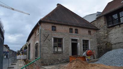 Bild: szl
Der historische Völkl-Stadl wird aufwendig saniert. Das Gemäuer wird künftig wie früher Gerätschaften beherbergen.