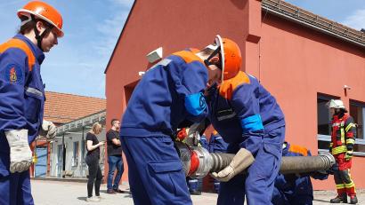 Bild: Kreisbrandinspektion Landkreis Schwandorf/exb
Zahlreiche Aufgaben mussten die Nachwuchsfeuerwehrkräfte meistern, um die Jugendflamme Stufe 3 zu erreichen.