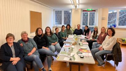 Bild: rpp
Frisch gestärkt mit einer Fülle von neuem Wissen ging das Team des Kinderhauses Pusteblume nach einem ganzen Tag Fortbildung in die neue Arbeitswoche.