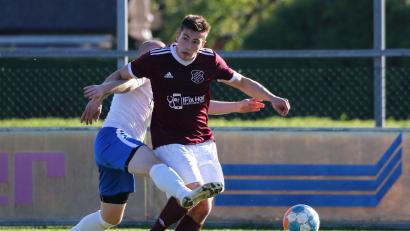 Archivbild: Dieter Jäschke
Florian Krapf erzielte zwei Treffer beim 4:0-Sieg der SpVgg Schirmitz gegen den TSV Reuth. Das Bild zeigt den Torjäger in einer Partie gegen den FC Vorbach.