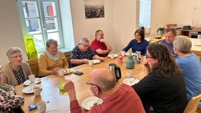 Bild: Roderer/exb
Das erste Seniorenkaffeetrinken im Mehrgenerationenhaus wurde gut angenommen.