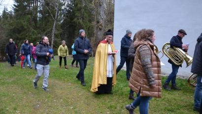 Bild: Siegfried Zeug/exb
Zahlreiche Gläubige kommen zur St.-Markus-Prozession auf den Ulrichsberg.