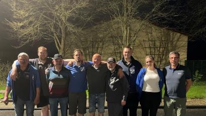 Bild: Eisclub Konnersreuth/exb
Die erfolgreichsten Teilnehmenden der Vereinsmeisterschaft des Eisclubs, von links Werner Schaumberger, Sebastian Härtl, Otto Grillmeier, Carsten Pflaum, Klaus Reindl, Alois Weiß, Florian Härtl, Sophia Rosner und Otto Gradl.