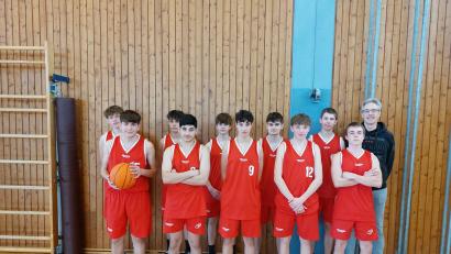 Bild: Mittelschule Tirschenreuth/exb
Das Team der Tirschenreuther Schule mit (von links) Georg Schmid, Paul Mayer, Maxim Gmeiner, Al Najjar Rawad, Max Schramm, Fouad Sukkar, Timo König, Philip Bartsch, Josef Wolfrum und Louis Montez.