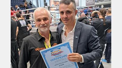 Bild: dib
Martin Dietl (links) mit dem Präsident der ISKA Germany, Davut Sidal.