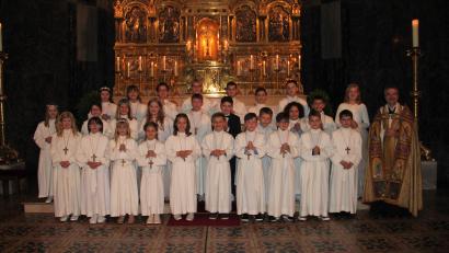 Bild: Barbara Guida/exb
Die Erstkommunionkinder in der Pfarrkirche St. Josef Weiden.