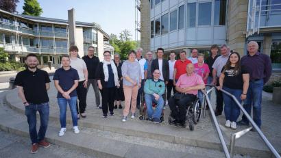 Bild: Heinrich Niebauer
Die Mitglieder der Schwerbehindertenvertretungen von Amberger Behörden und öffentlichen Betriebe trafen sich zu einem Erfahrungsaustausch im Finanzamt.